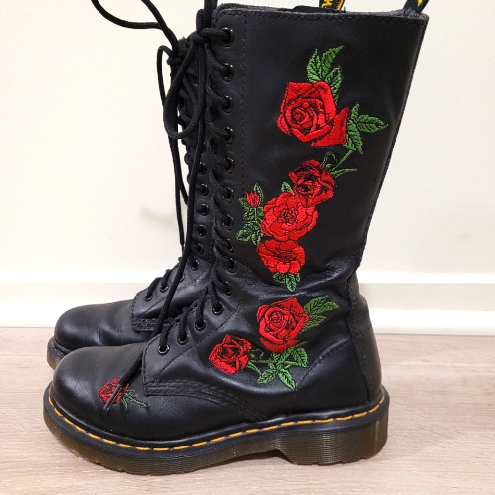 Dr Martens Womens Boots EU37 UK4 US6 Vonda Embroidered Red Roses 14 eyelet Black - Picture 1 of 16